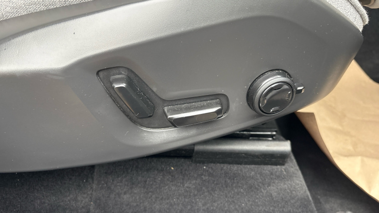 Volvo XC60 2.0 T8 [455] RC PHEV Ultimate Dark 5dr AWD Gtron Estate